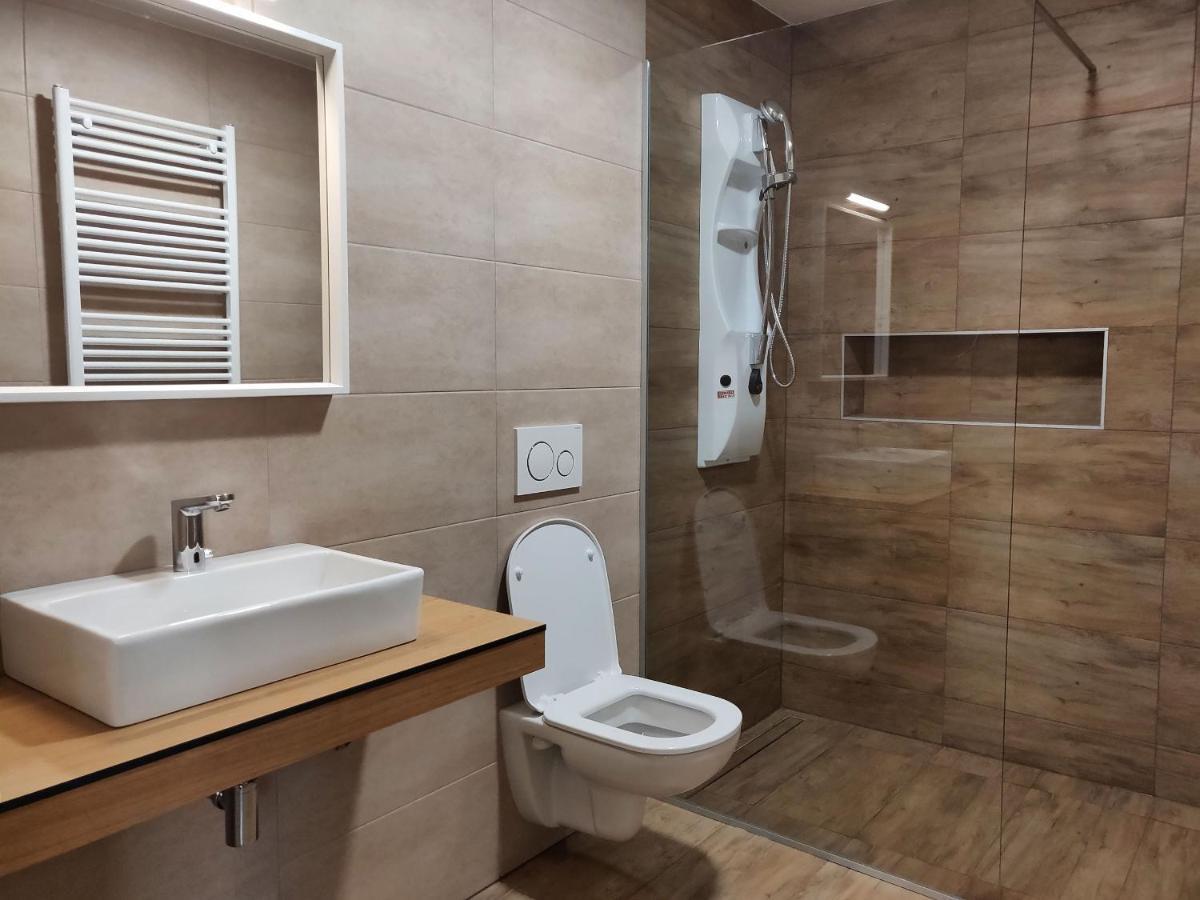 Pubyland Rooms & Apartments Rogatec Exterior foto